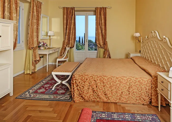 Hotel Sofia 4*
