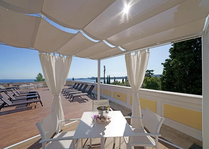 Hotel Sofia 4*