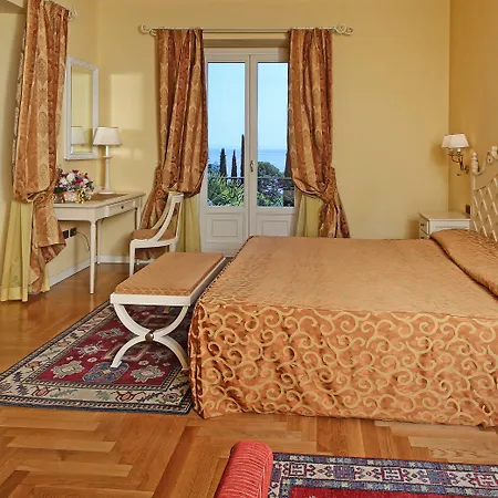 Hotel Sofia 4*