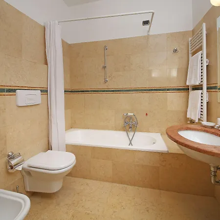 Sofia 4*